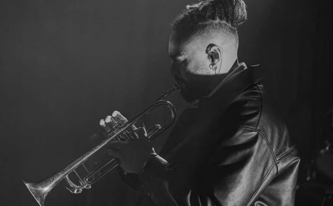 Josia : « L’idée c’est d’être là, de m’inspirer du fenua pour écrire » 